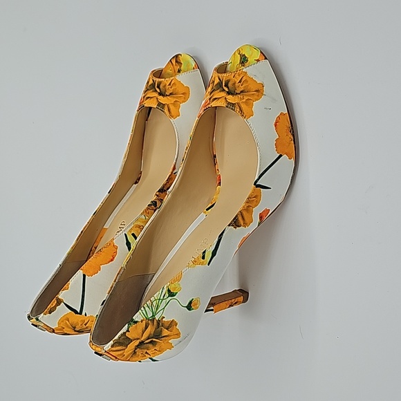 Ivanka Trump Heels - Picture 2 of 8